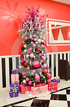 Elegant Pink Christmas Tree