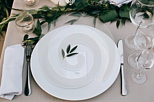 Elegant table setting for a festive wedding dinner