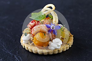 Elegant tart with crayfish