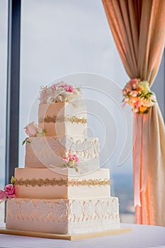 Elegant Wedding Cake