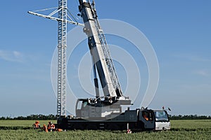The elevator crane
