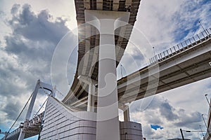 Eleveted highway network structure from below