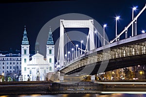 Elisabeth Bridge at night