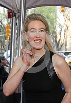 Con Artist Elizabeth Holmes Arrives 2015 Time 100 Gala