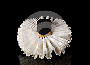 Elizabethan lace ruff collar