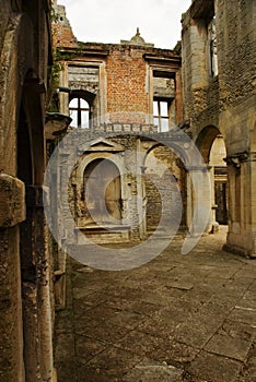 Elizabethan ruin photo