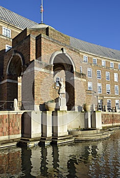 Elizabethan Seaman Statue, City Hall