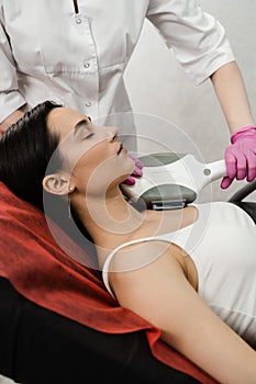 ELOS procedure treats loose, wrinkled or rough skin, enlarged pores, superficial acne scars. ELOS rejuvenation procedure