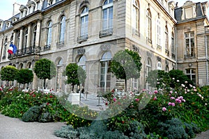 ELYSEE PARIS : Garden & Palace