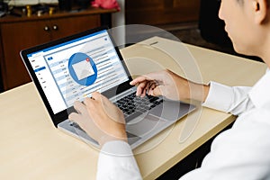 Email notification message showing on computer screen snugly