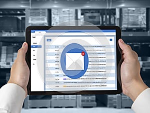 Email notification message showing on computer screen snugly