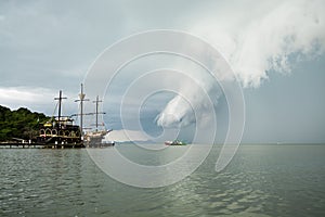Tormenta tropical se acerca a puerto pirata photo