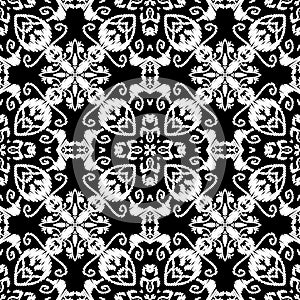 Embroidery baroque vector seamless pattern. Black white  floral grunge background. Tapestry wallpaper. Arras damask flowers,