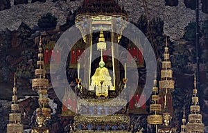 Emerald buddha statue photo