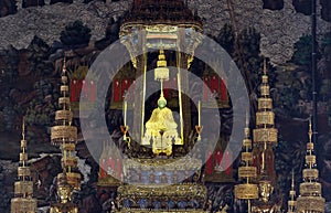 Emerald buddha statue