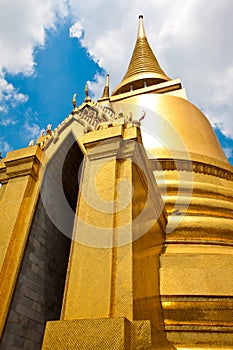 Emerald golden buddha temple