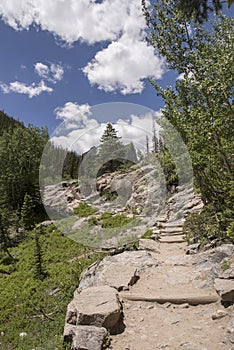 Emerald Lake Hiking Trail