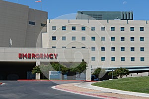 Emergency hospital building