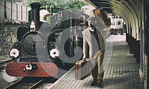 Emigrant to the train station