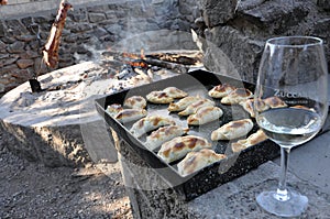 Empanadas argentinas and wine