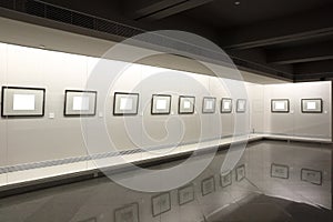 Empty frames in showcase