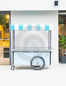 empty pushcart for selling