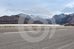 Empty road in tibet plateau