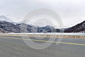 Empty road in tibetan plateau