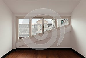 Empty room of a loft