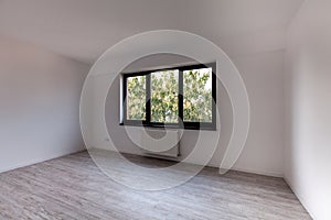 Empty room in a new apartment
