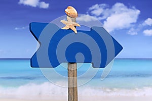 Empty sign with beach and copyspace in summer on vacation