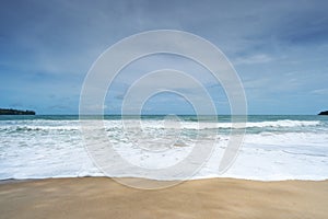 Empty tropical summer beach background Horizon with sky and white sand beach Wave crashing on sandy shore
