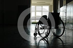 Prázdny invalidný vozík 