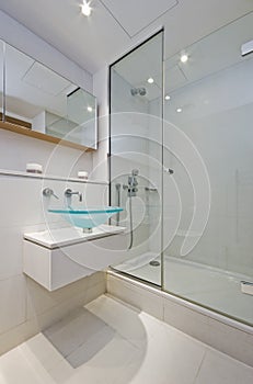 En-suite bathroom photo