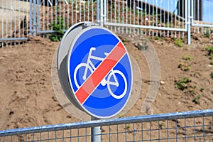 End of cycle lane sign