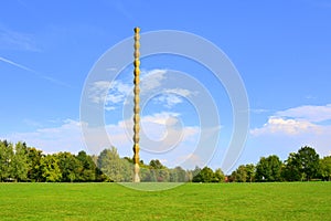 Endless Column symbolizes the concept of infinity and the infinite sacrifice of the Romanian soldiers. It is considered by Sydnei