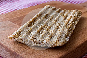 Energy bar with sesame and croquant