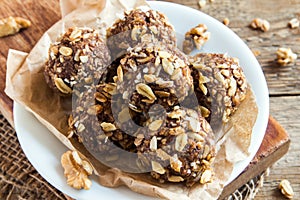 Energy granola bites