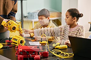 Engaging in Robotics Activity During Group Learning Session
