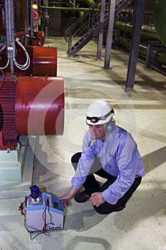 Engineer and dry cell calibrator