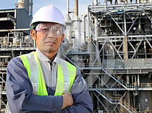 Engineer oil refinery