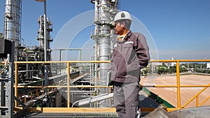 Engineer to worrking in refinery plant