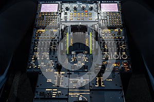 Engines thrust levers and central control panel