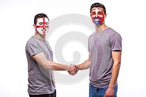 Anglie vs Slovensko handshake rovná hra na bílém pozadí.