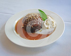 English sticky toffee pudding cake