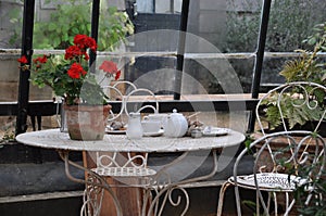 English teatime outdoor table