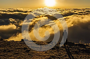 Enjoy the sea of clouds