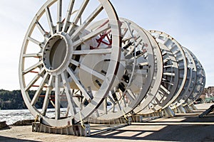 Enormous Cable rollers