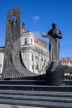 Statue of Taras Shevchenko, Lviv photo