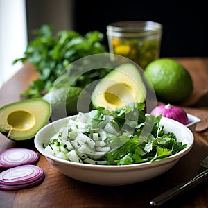 Ensalada de Aguacate: Refreshing Avocado Salad with Onion and Lime